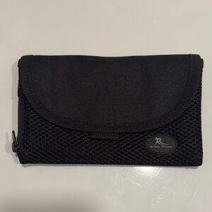 Black Buddy Pouch Magnetic Mesh Travel Wallet